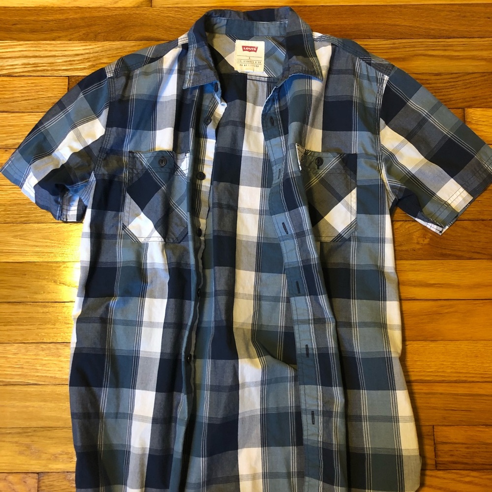 Men’s short sleeve button down from Levi’s